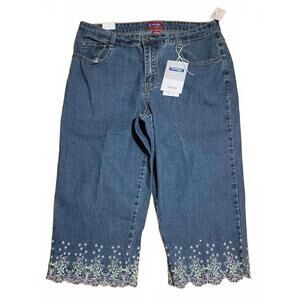 NEW Westport Women by DressBarn Medium Wash Tapestry Hem Capri 14W